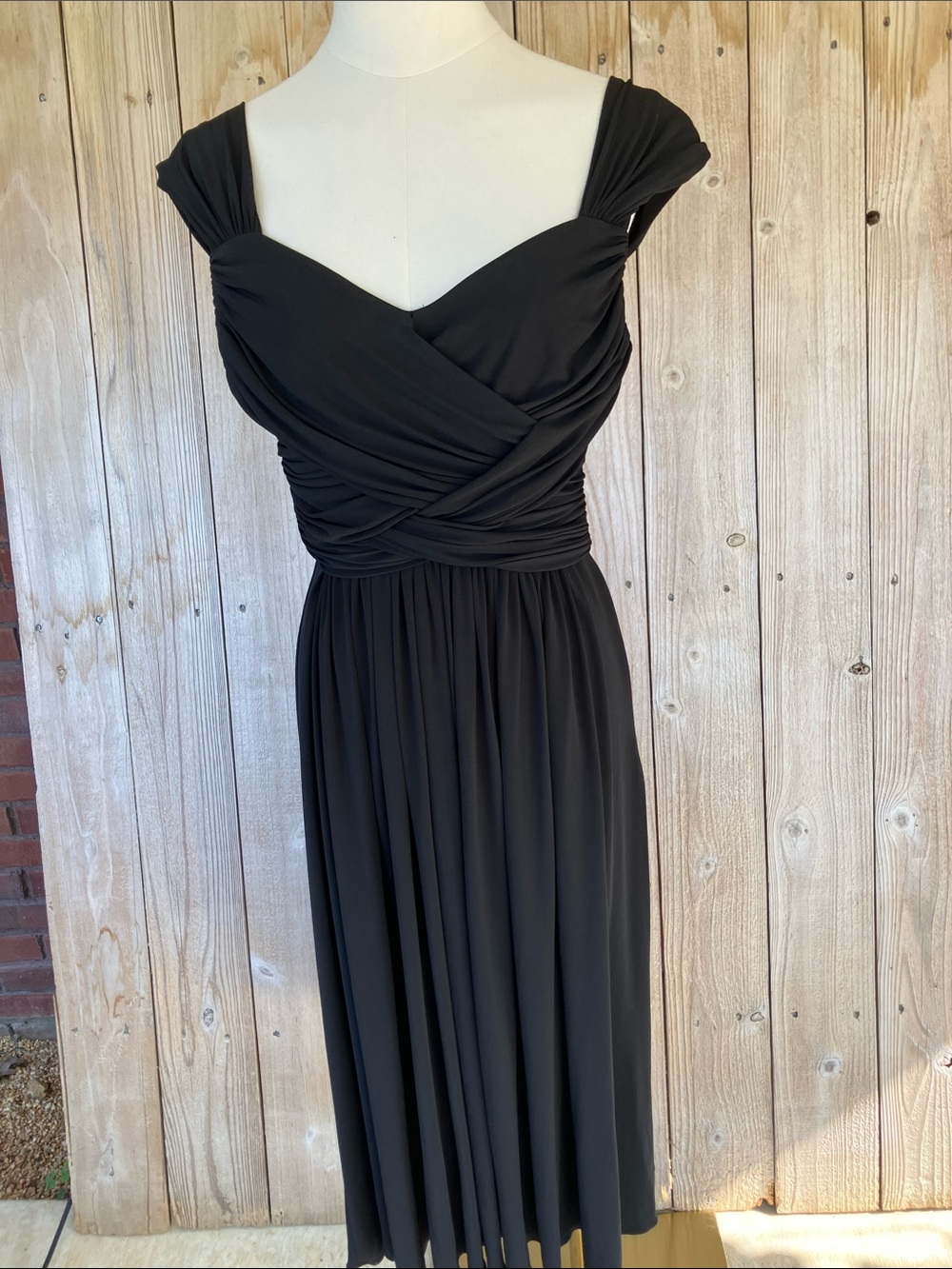 Suzi Chin for Maggy Boutique Black Ruched Cap-Sleeve Midi Dress